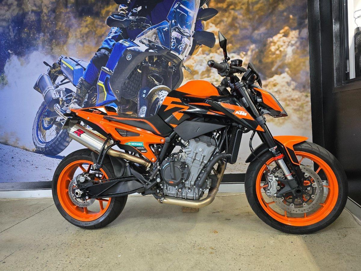 2023 KTM 890 DUKE GP ROAD