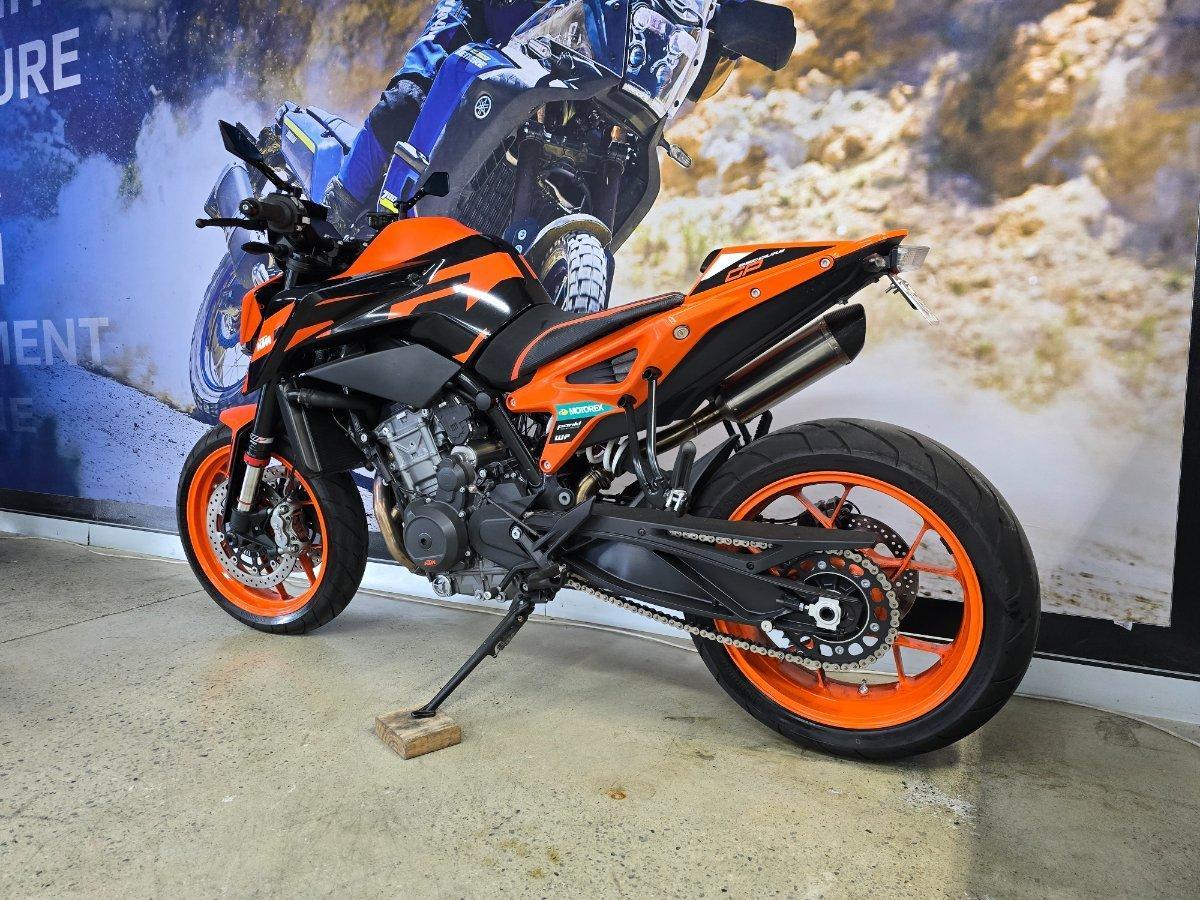 2023 KTM 890 DUKE GP ROAD