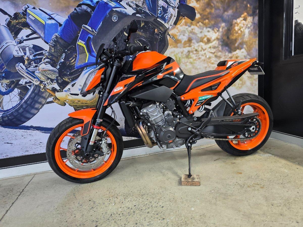 2023 KTM 890 DUKE GP ROAD