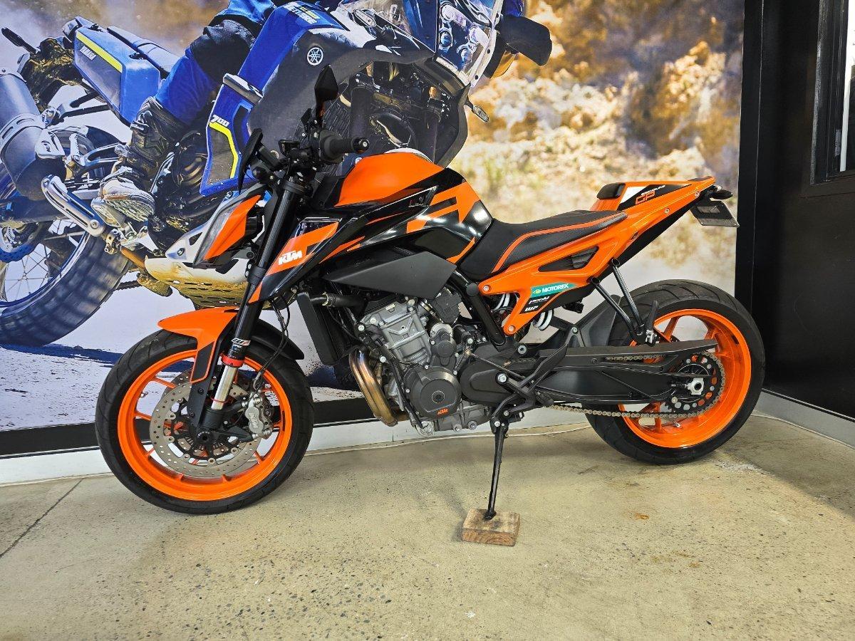 2023 KTM 890 DUKE GP ROAD