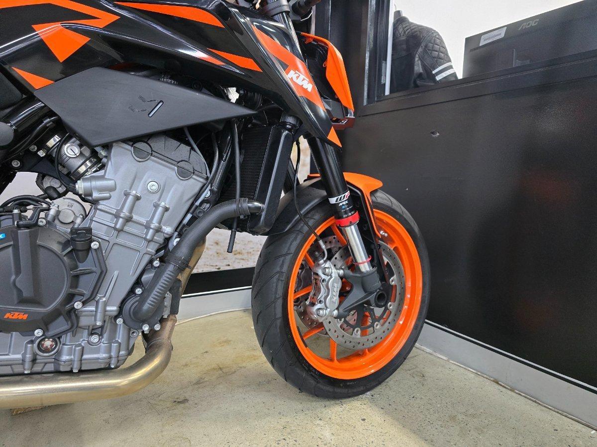 2023 KTM 890 DUKE GP ROAD