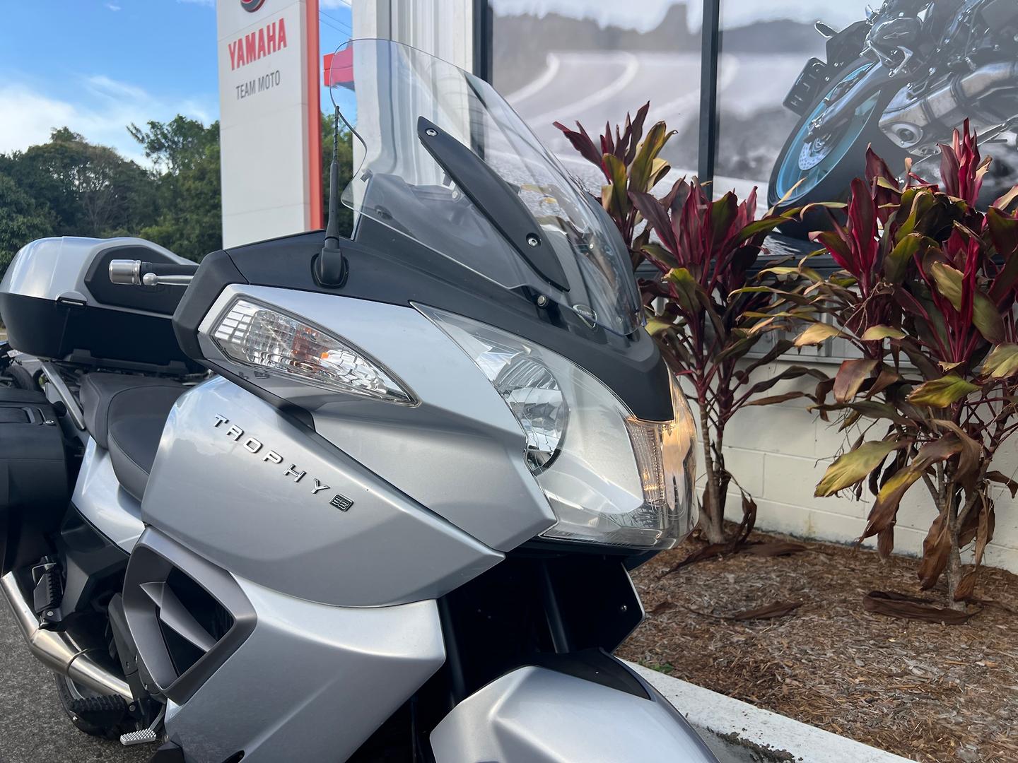 2013 TRIUMPH TROPHY SE ROAD