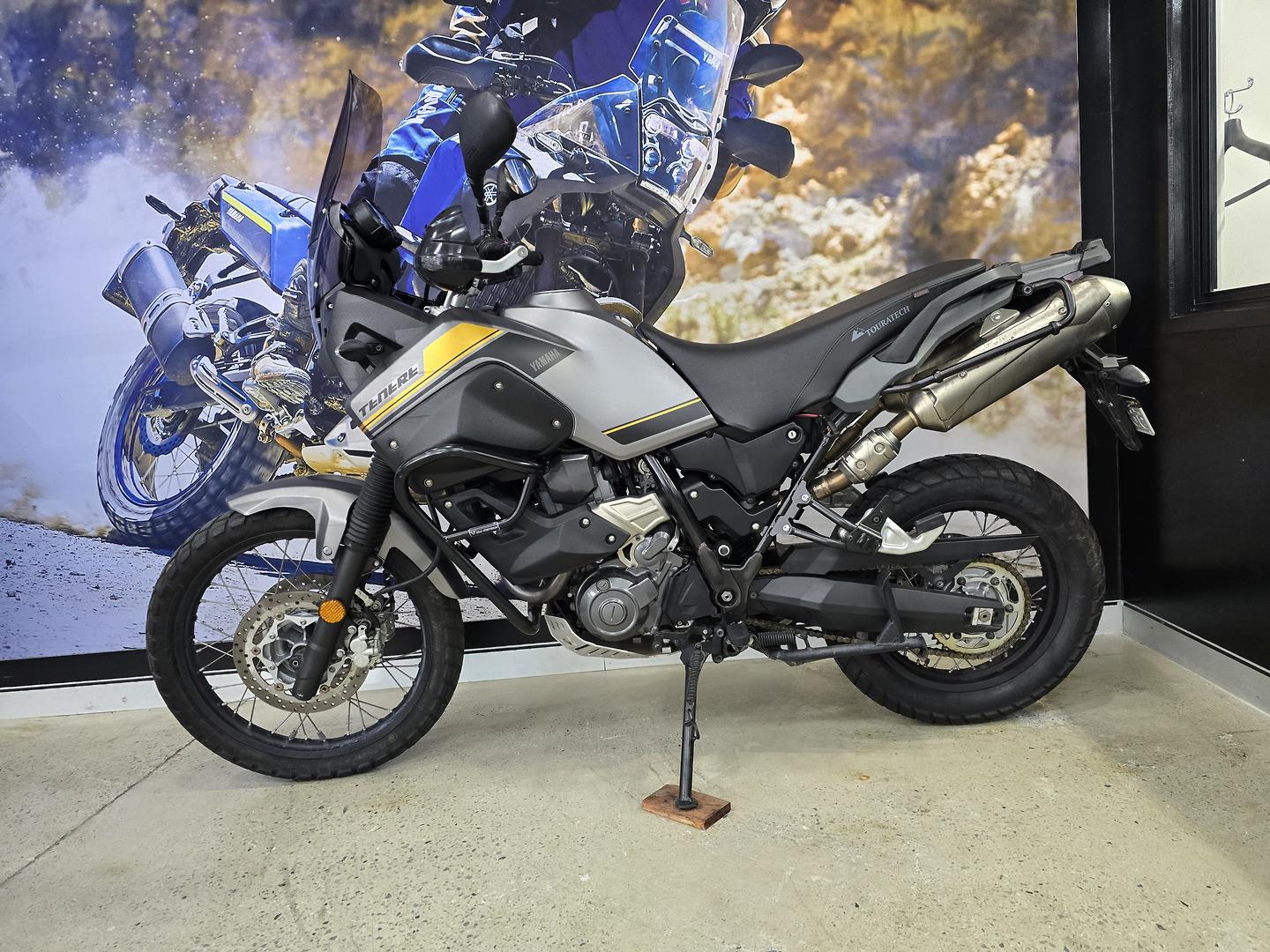 2015 YAMAHA XT660Z TENERE DUAL SPORTS