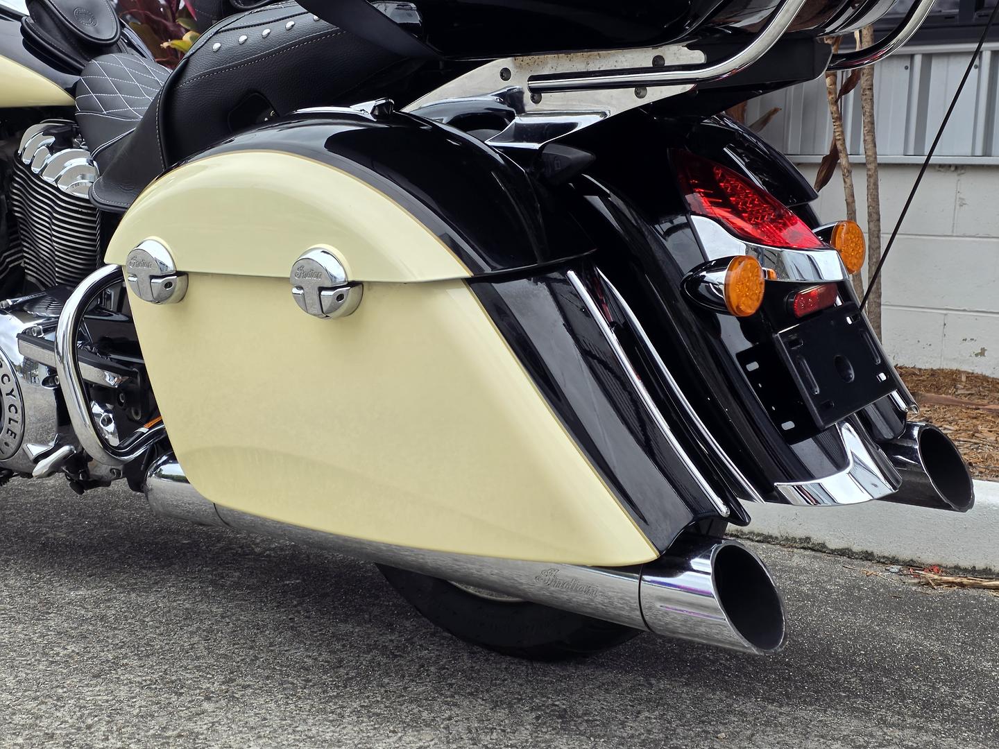 2017 INDIAN ROADMASTER CLASSIC THUNDER BLK CRUISER