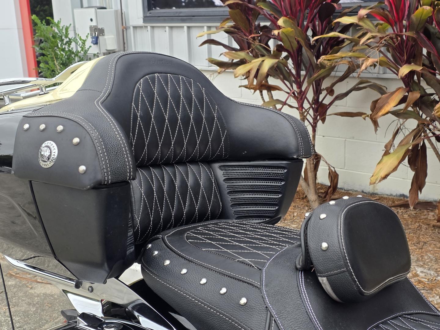 2017 INDIAN ROADMASTER CLASSIC THUNDER BLK CRUISER