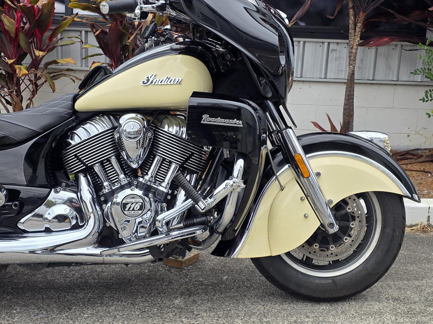 2017 INDIAN ROADMASTER CLASSIC THUNDER BLK CRUISER