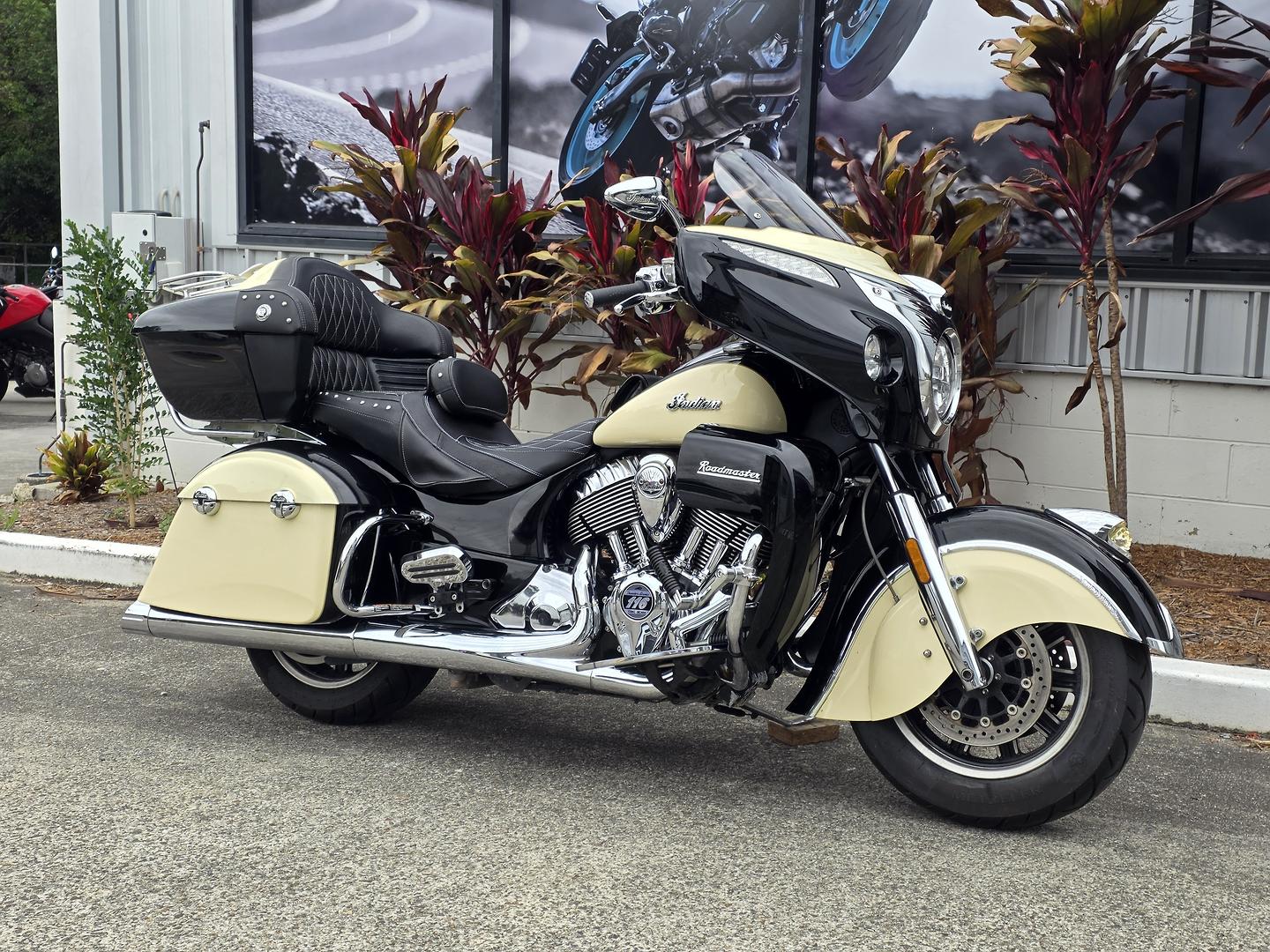 2017 INDIAN ROADMASTER CLASSIC THUNDER BLK CRUISER