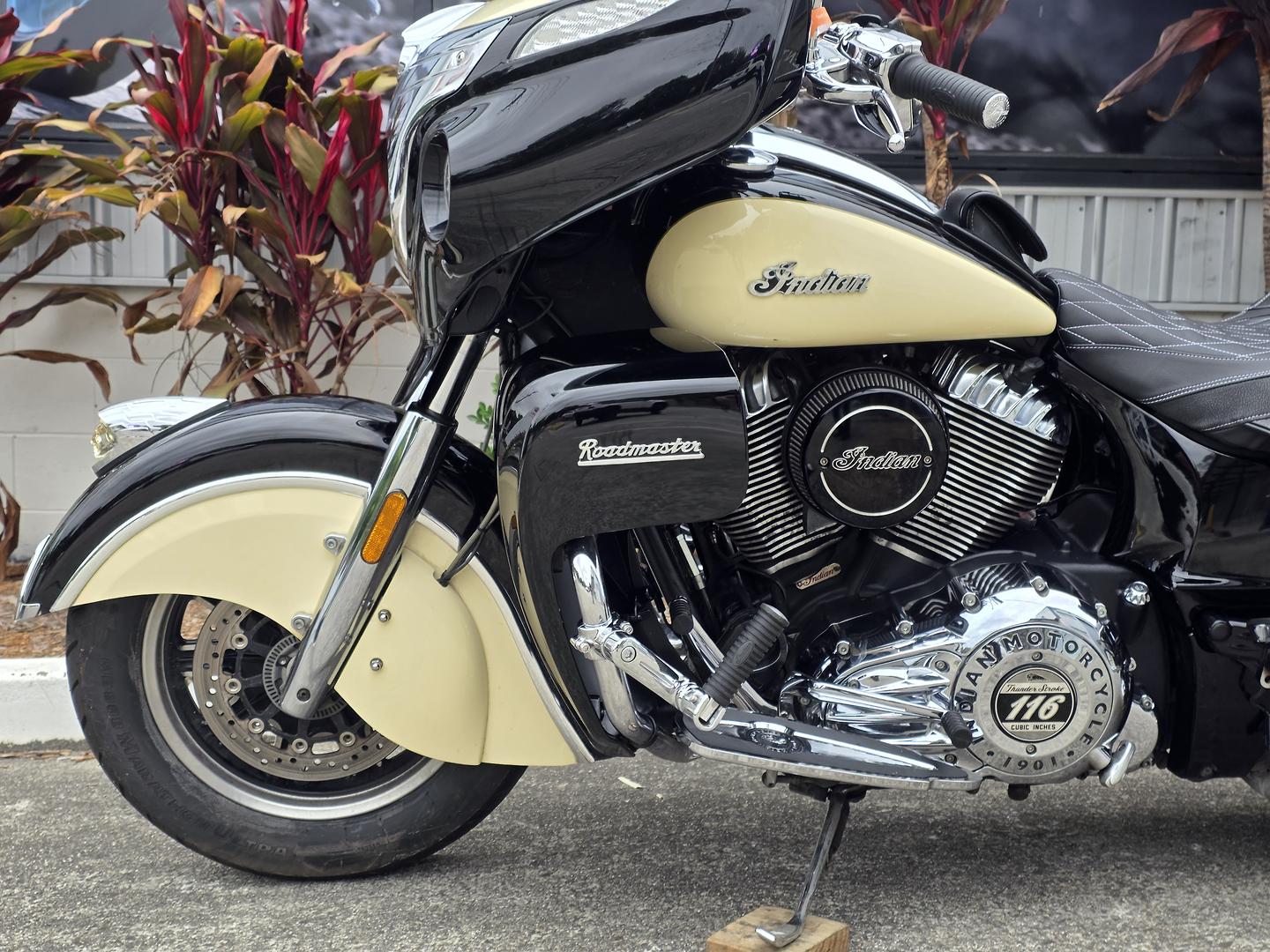 2017 INDIAN ROADMASTER CLASSIC THUNDER BLK CRUISER