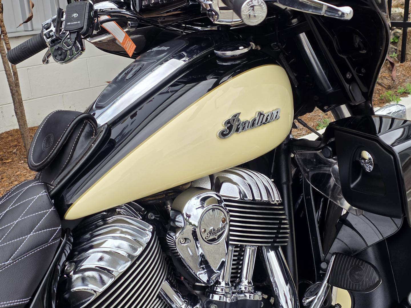 2017 INDIAN ROADMASTER CLASSIC THUNDER BLK CRUISER
