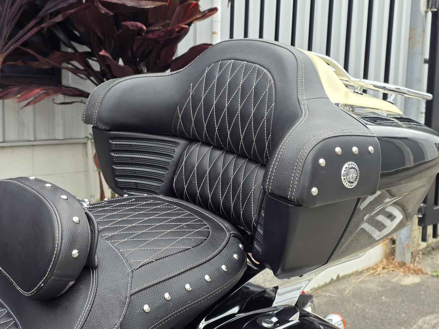 2017 INDIAN ROADMASTER CLASSIC THUNDER BLK CRUISER