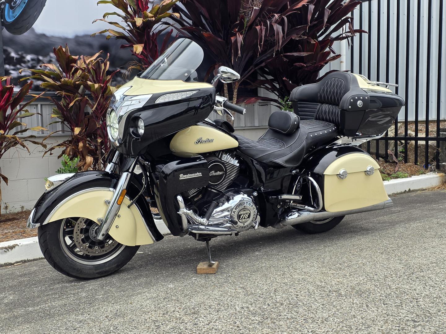 2017 INDIAN ROADMASTER CLASSIC THUNDER BLK CRUISER