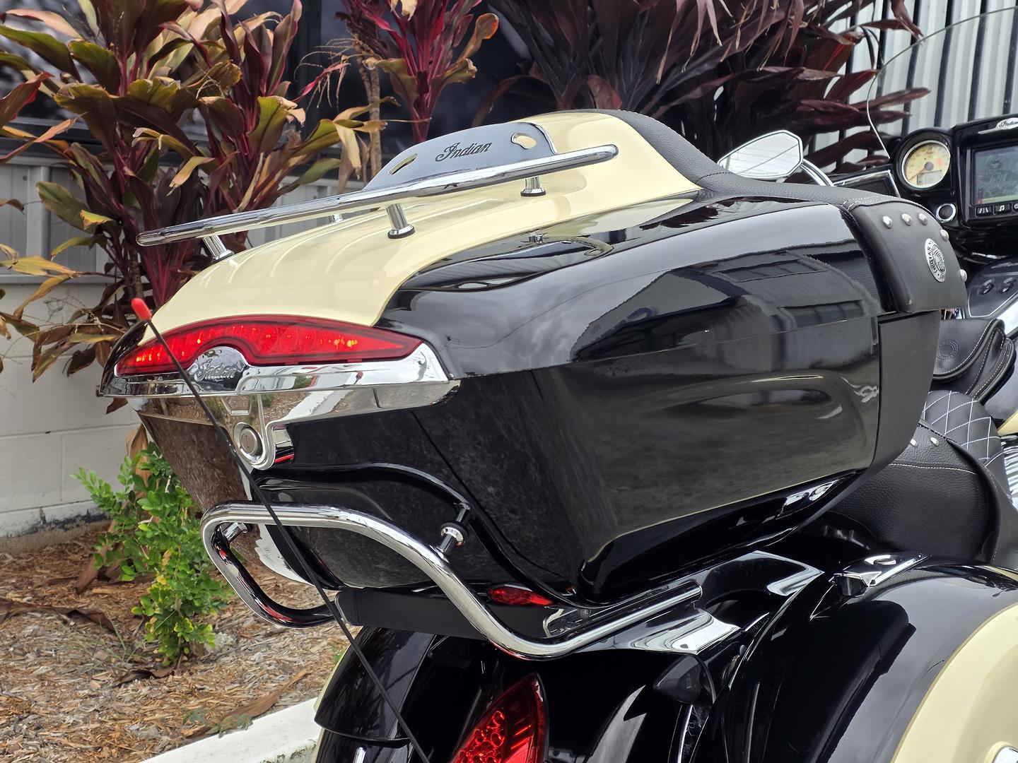 2017 INDIAN ROADMASTER CLASSIC THUNDER BLK CRUISER