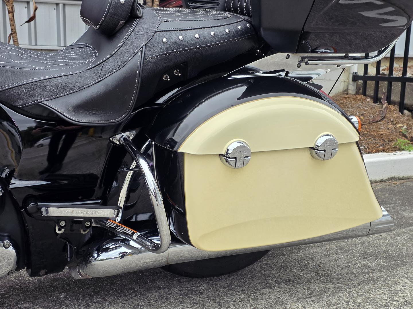 2017 INDIAN ROADMASTER CLASSIC THUNDER BLK CRUISER