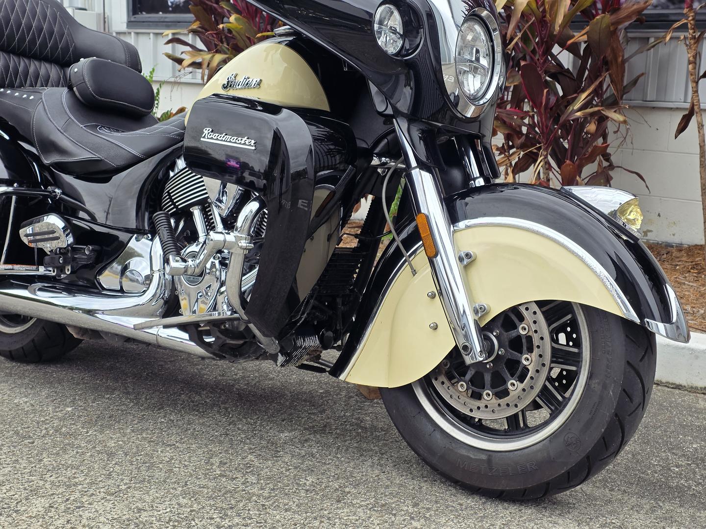 2017 INDIAN ROADMASTER CLASSIC THUNDER BLK CRUISER