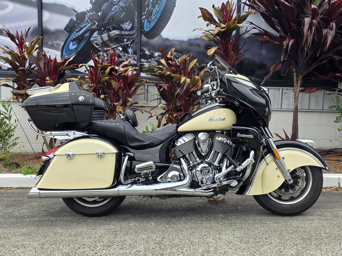 2017 INDIAN ROADMASTER CLASSIC THUNDER BLK CRUISER