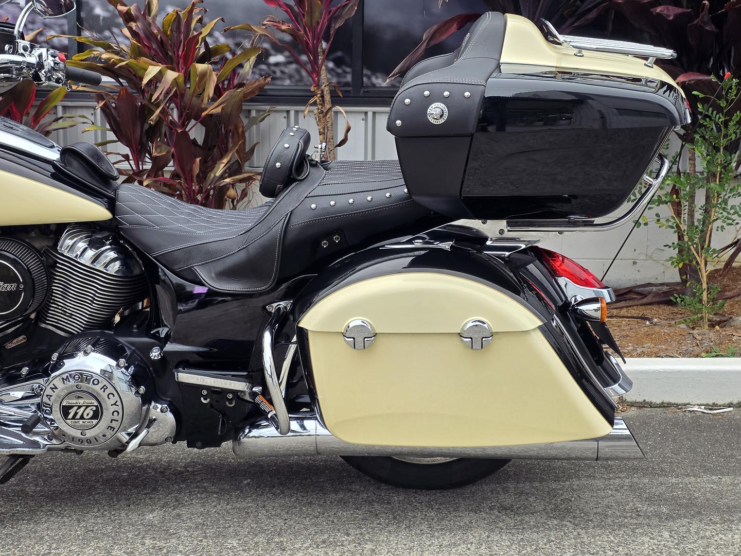2017 INDIAN ROADMASTER CLASSIC THUNDER BLK CRUISER