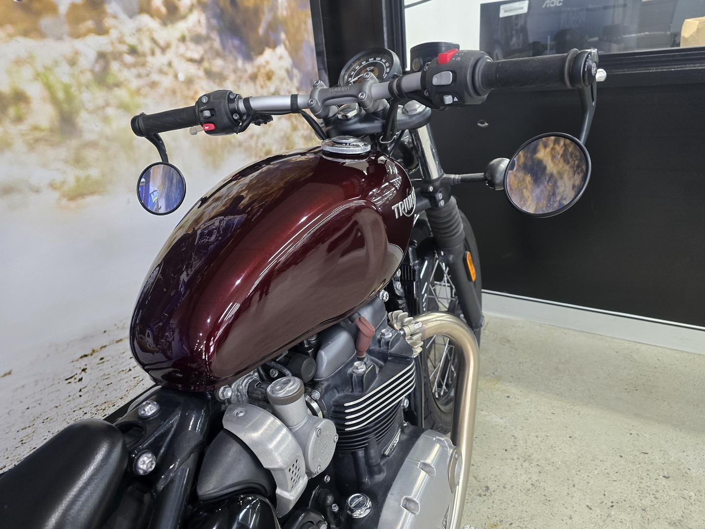 2017 TRIUMPH BONNEVILLE BOBBER ROAD