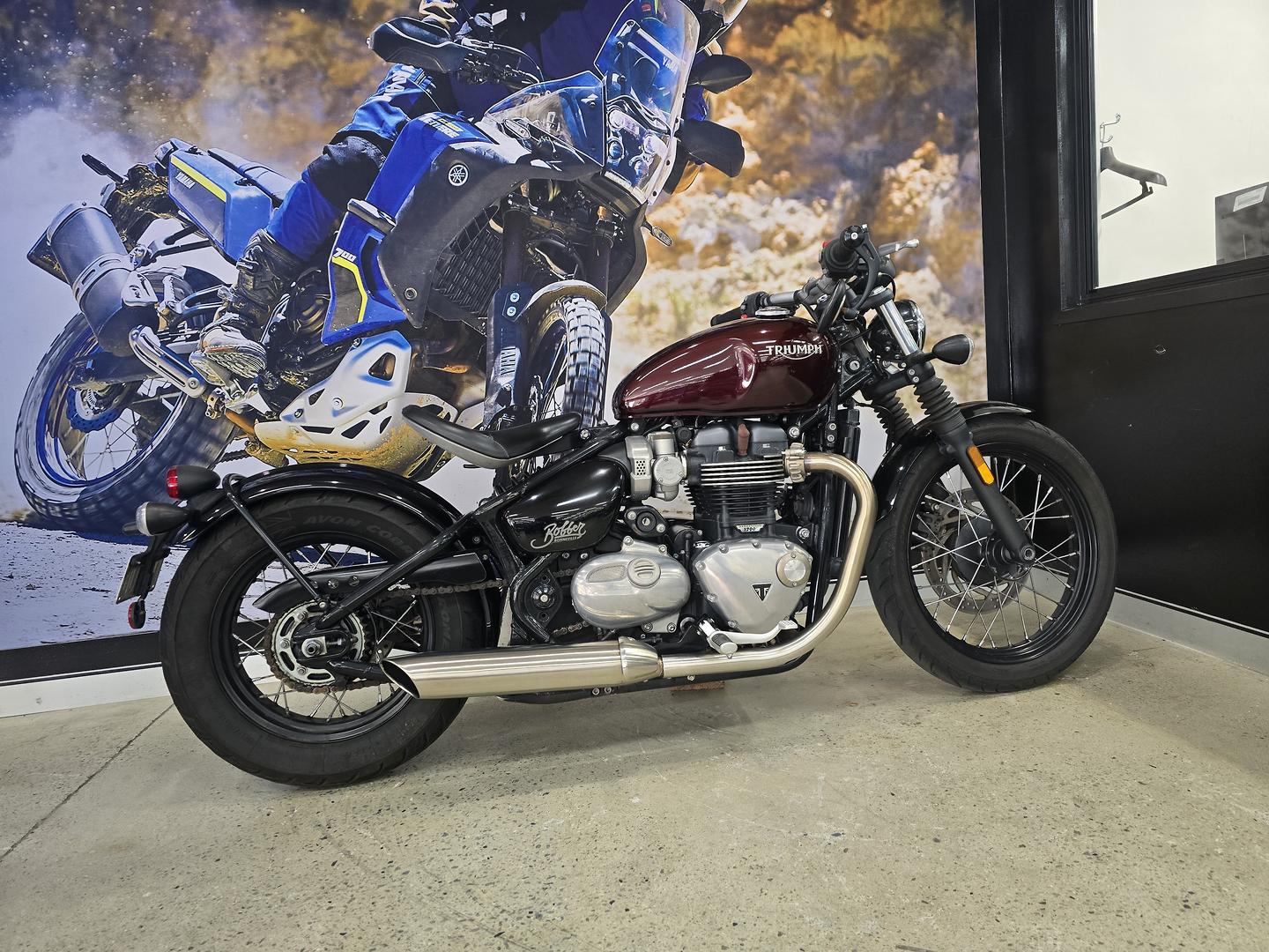 2017 TRIUMPH BONNEVILLE BOBBER ROAD