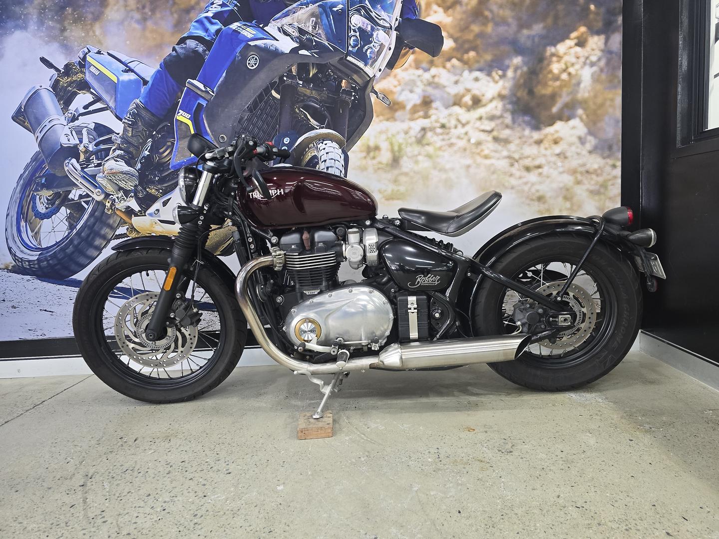 2017 TRIUMPH BONNEVILLE BOBBER ROAD