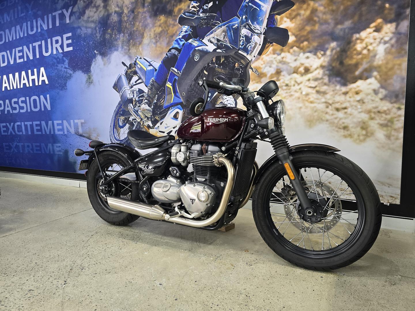 2017 TRIUMPH BONNEVILLE BOBBER ROAD