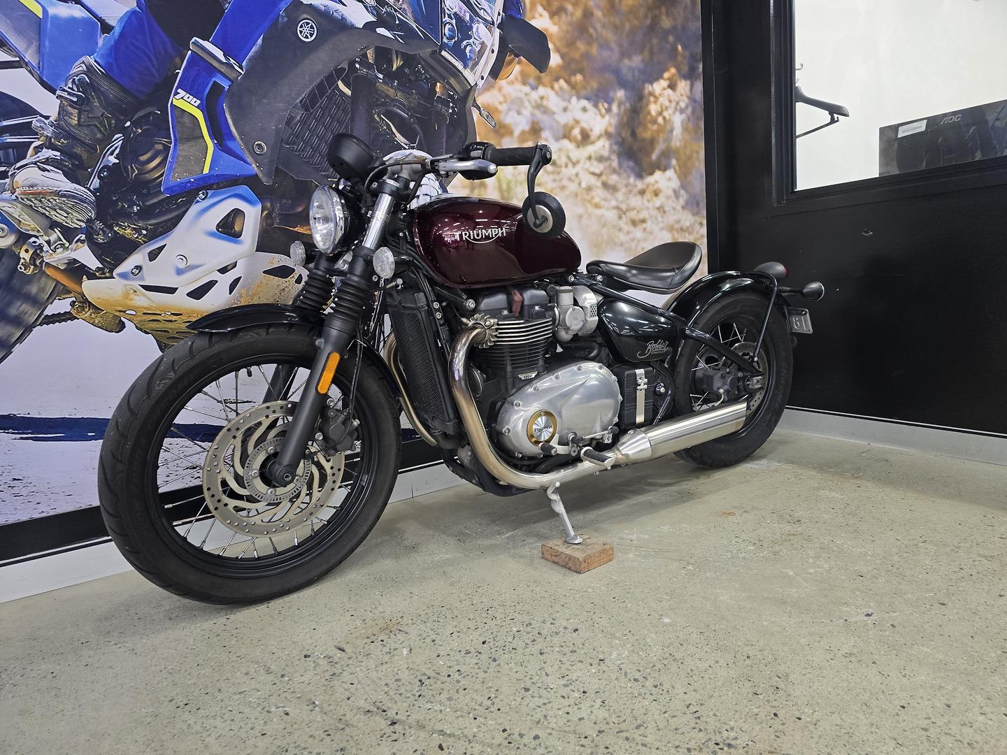 2017 TRIUMPH BONNEVILLE BOBBER ROAD