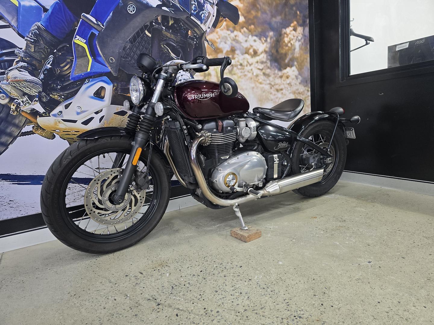 2017 TRIUMPH BONNEVILLE BOBBER ROAD