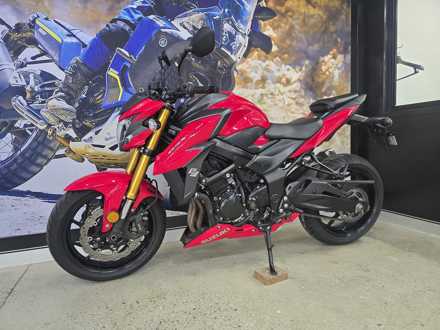 2017 SUZUKI GSX-S750 ROAD