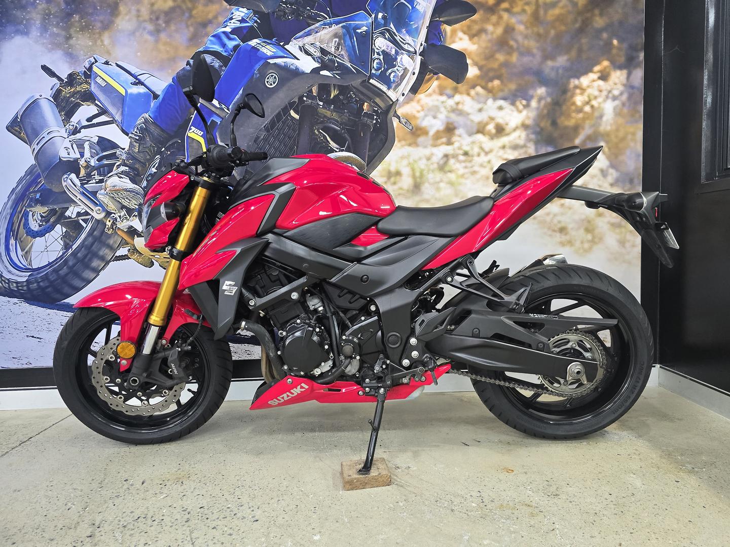 2017 SUZUKI GSX-S750 ROAD
