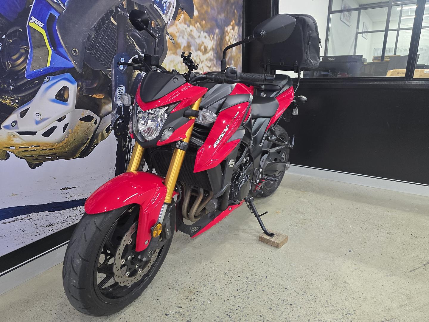 2017 SUZUKI GSX-S750 ROAD