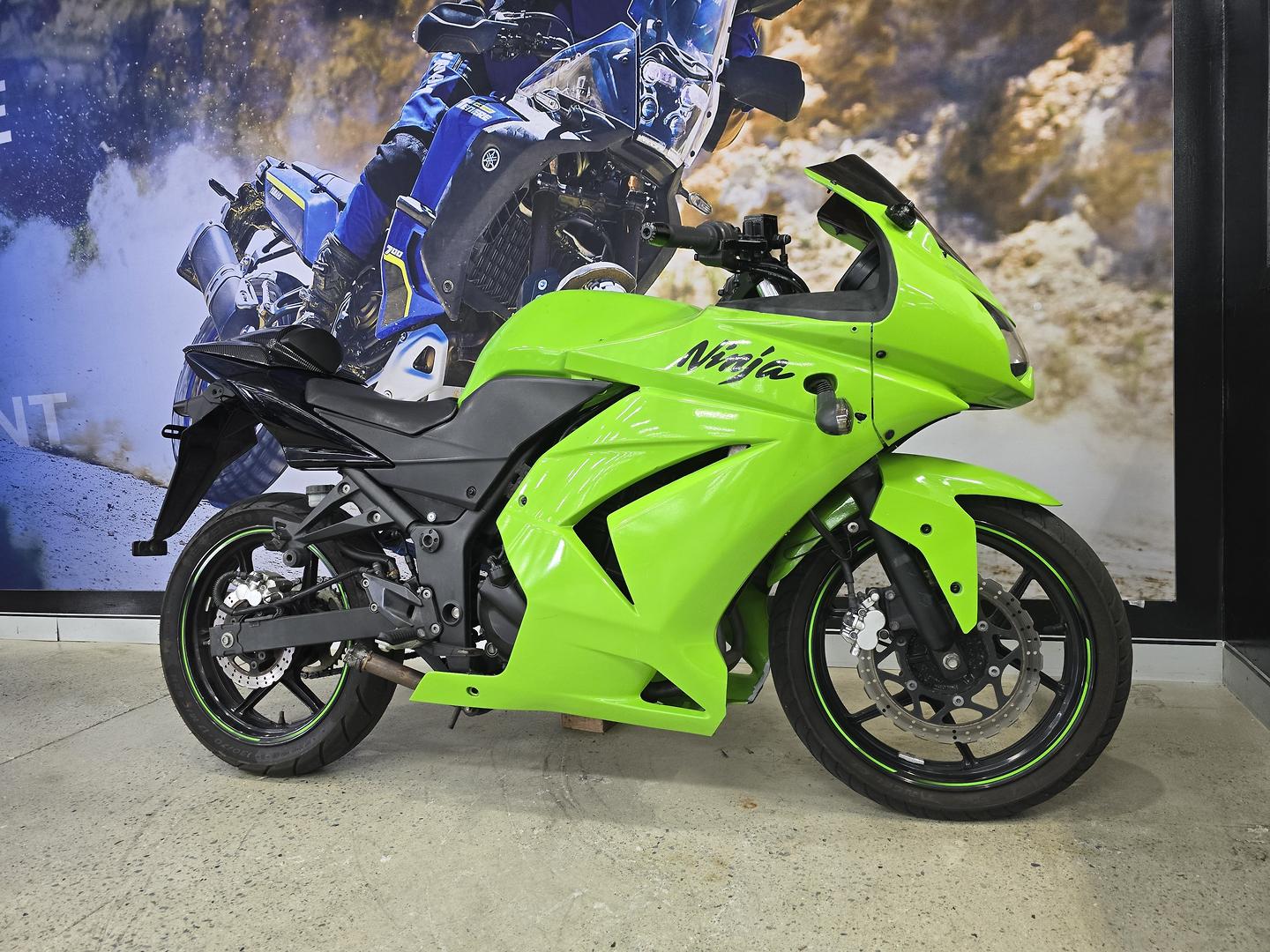 2010 KAWASAKI NINJA 250R SE (EX250J) SPORTS
