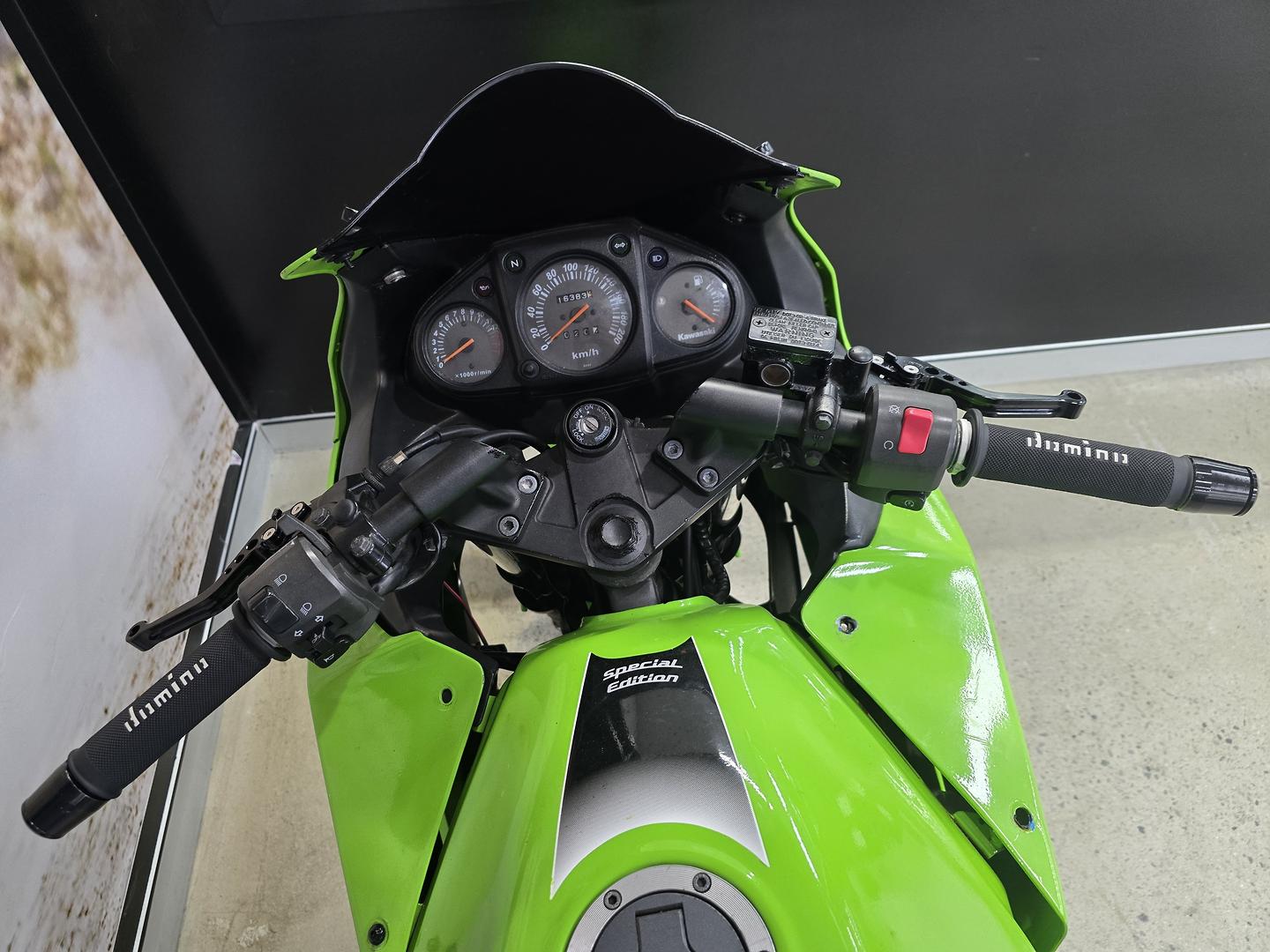 2010 KAWASAKI NINJA 250R SE (EX250J) SPORTS