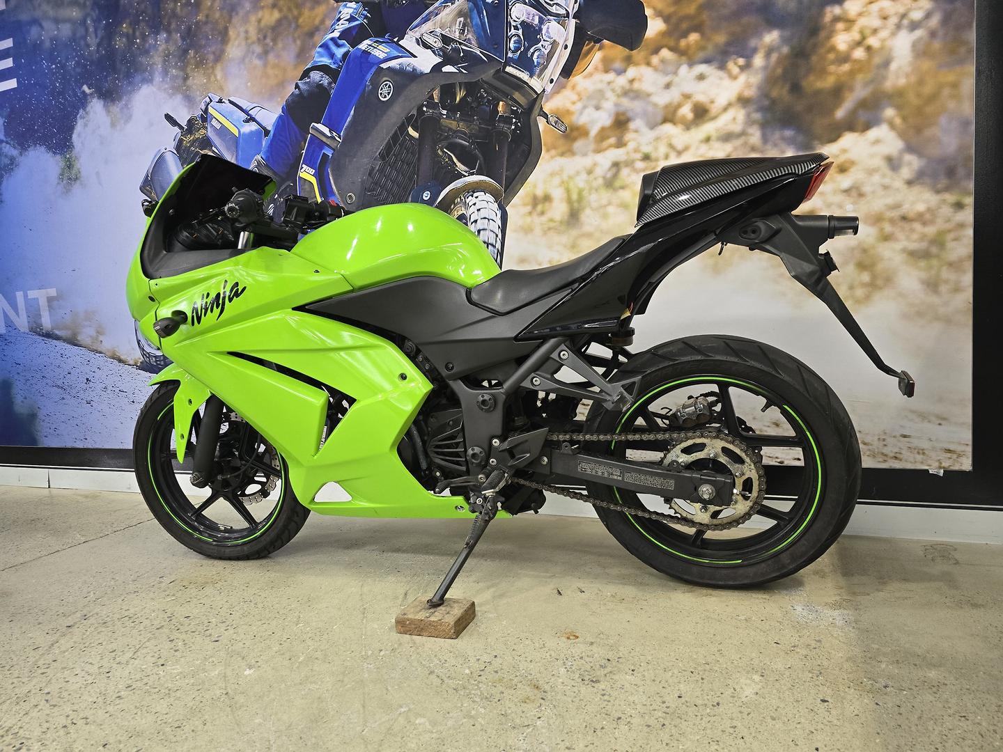 2010 KAWASAKI NINJA 250R SE (EX250J) SPORTS