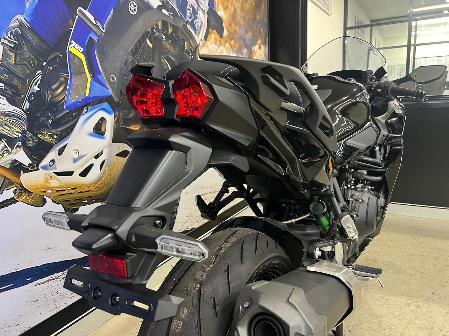 2026 KAWASAKI NINJA H2 SX SPORTS