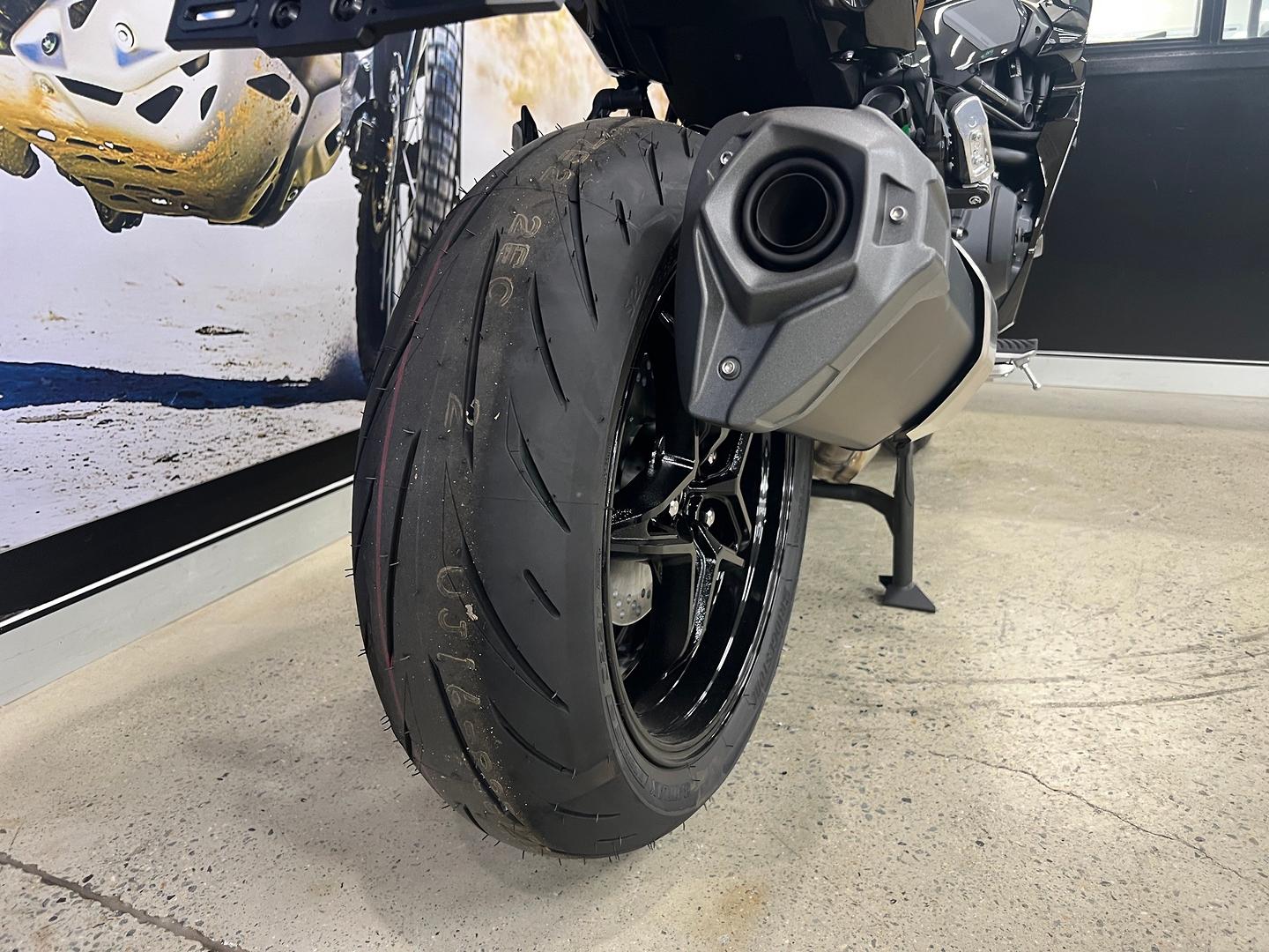 2026 KAWASAKI NINJA H2 SX SPORTS