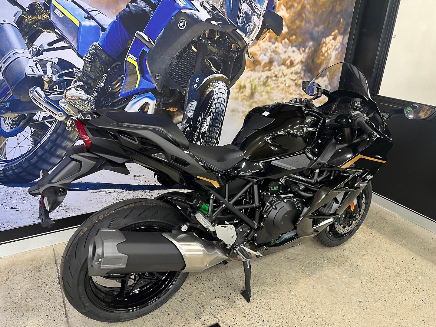 2026 KAWASAKI NINJA H2 SX SPORTS