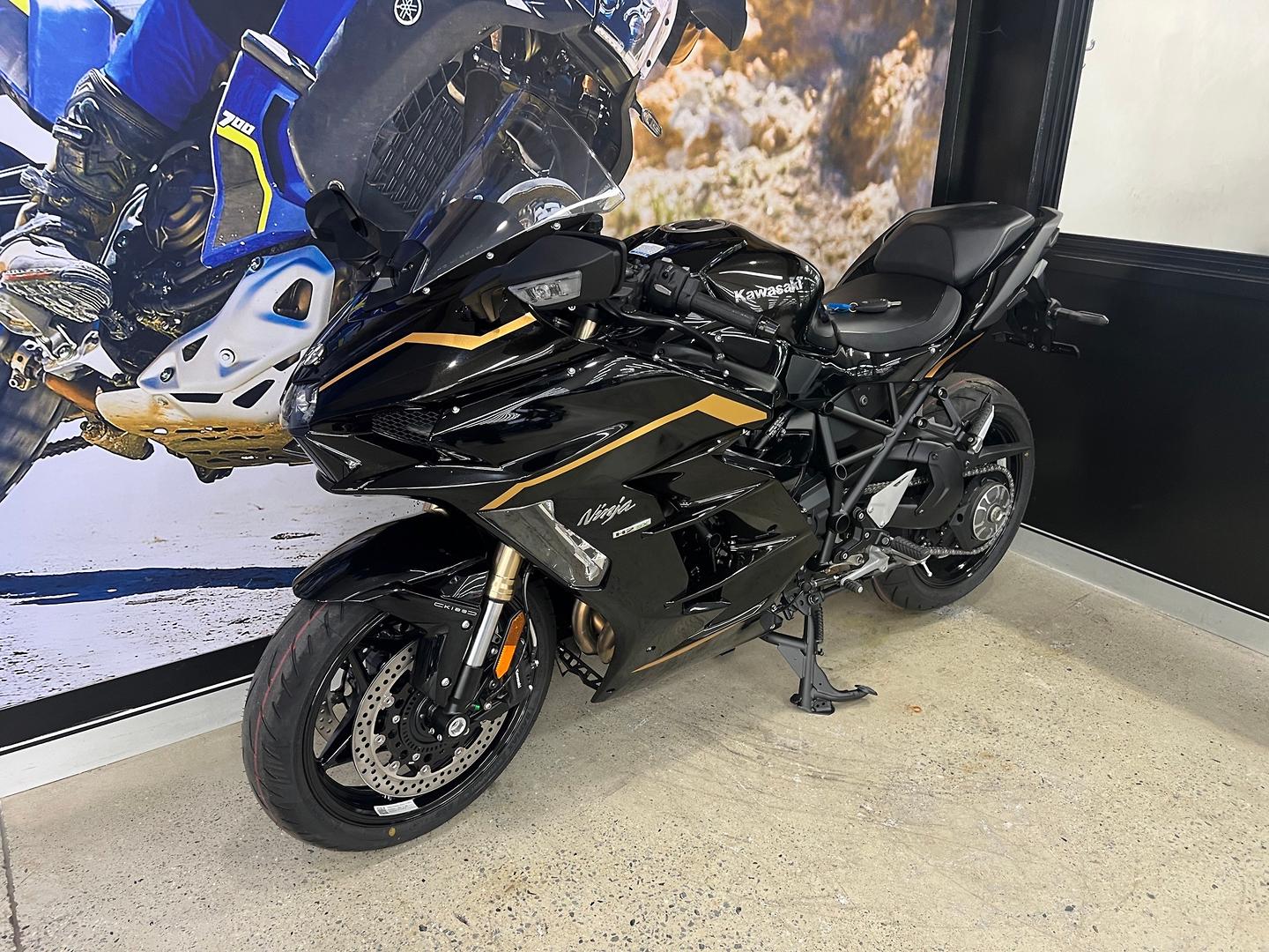 2026 KAWASAKI NINJA H2 SX SPORTS