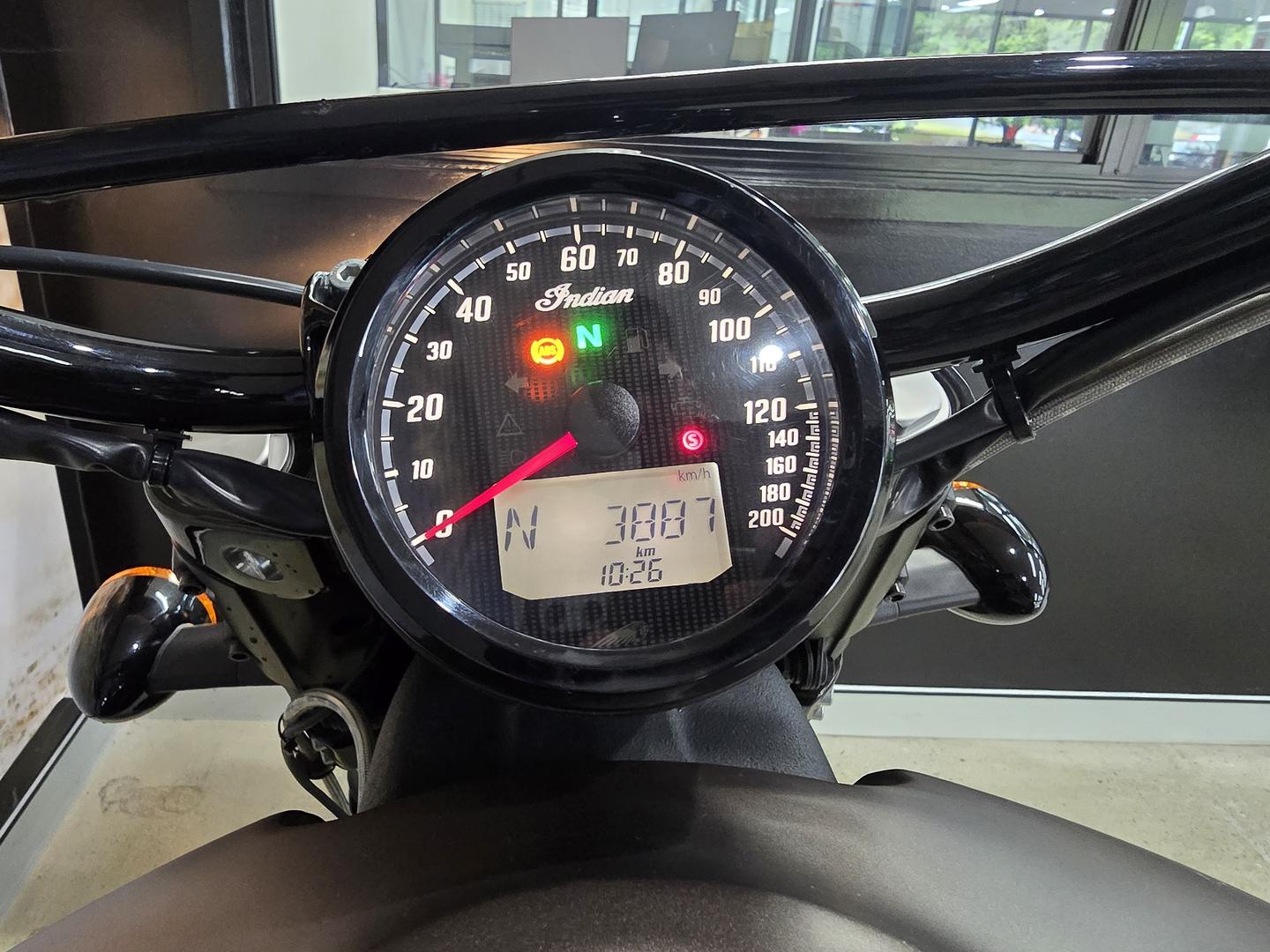 2018 INDIAN SCOUT BOBBER BRONZE SMOKE CRUISER