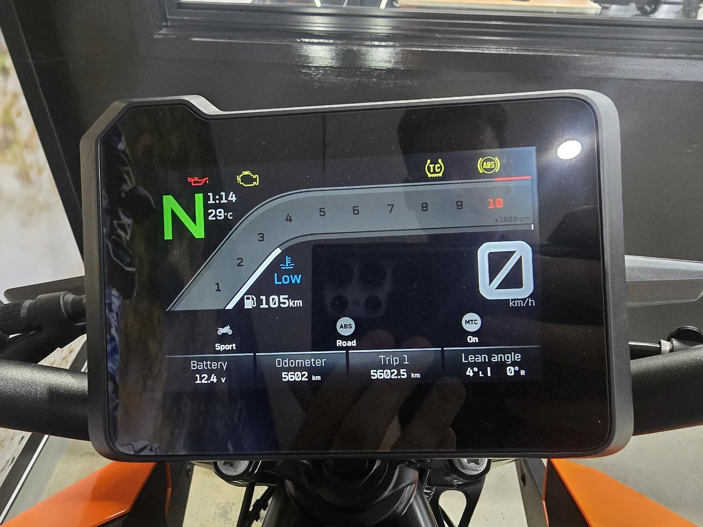 2024 KTM 990 DUKE ROAD
