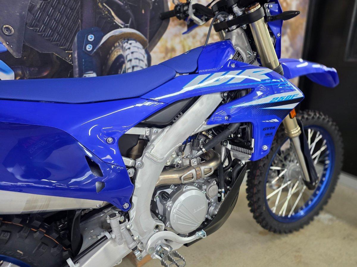 2025 YAMAHA WR250F ENDURO