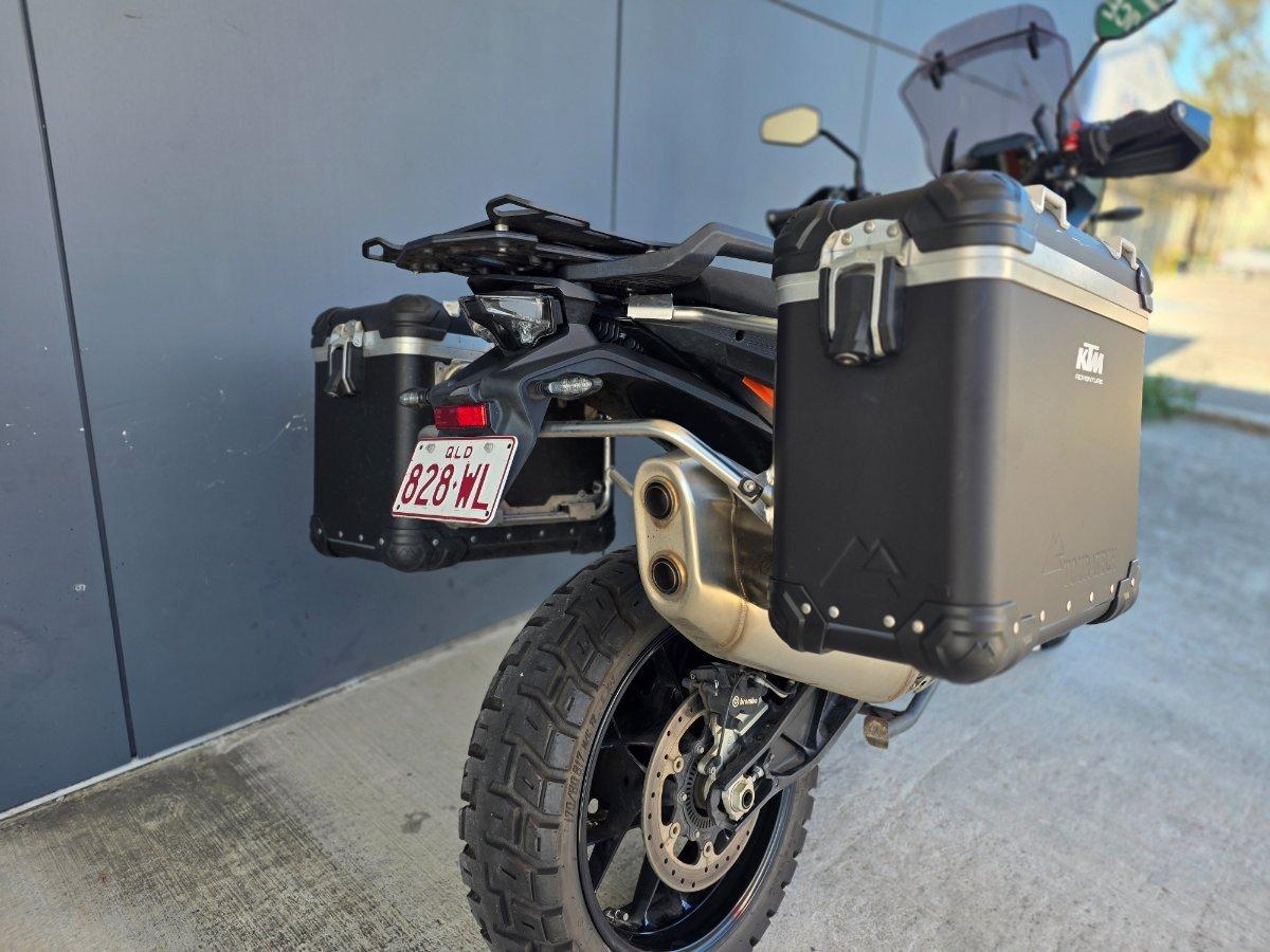 2022 KTM SUPER ADVENTURE S DUAL SPORTS