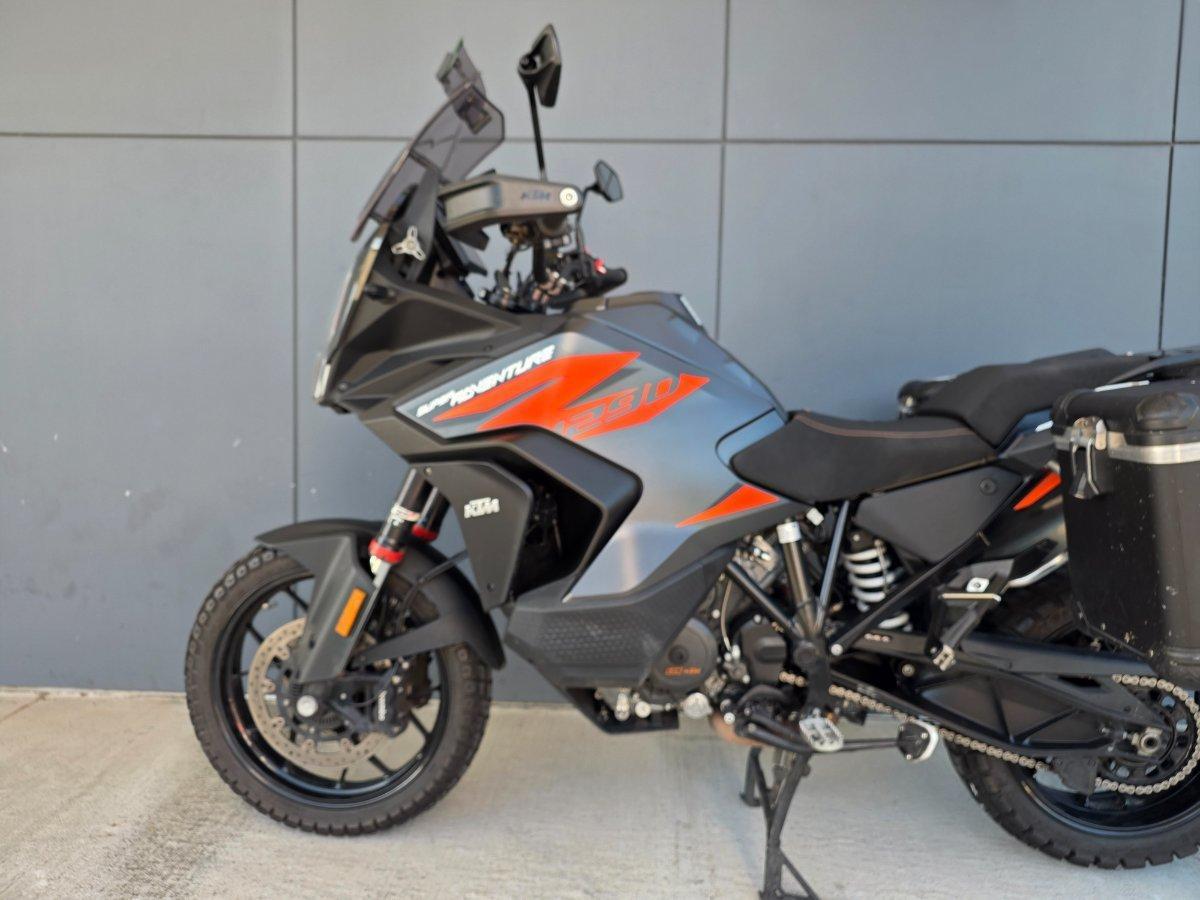 2022 KTM SUPER ADVENTURE S DUAL SPORTS
