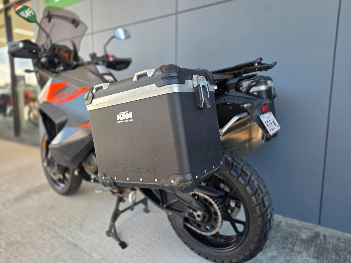 2022 KTM SUPER ADVENTURE S DUAL SPORTS