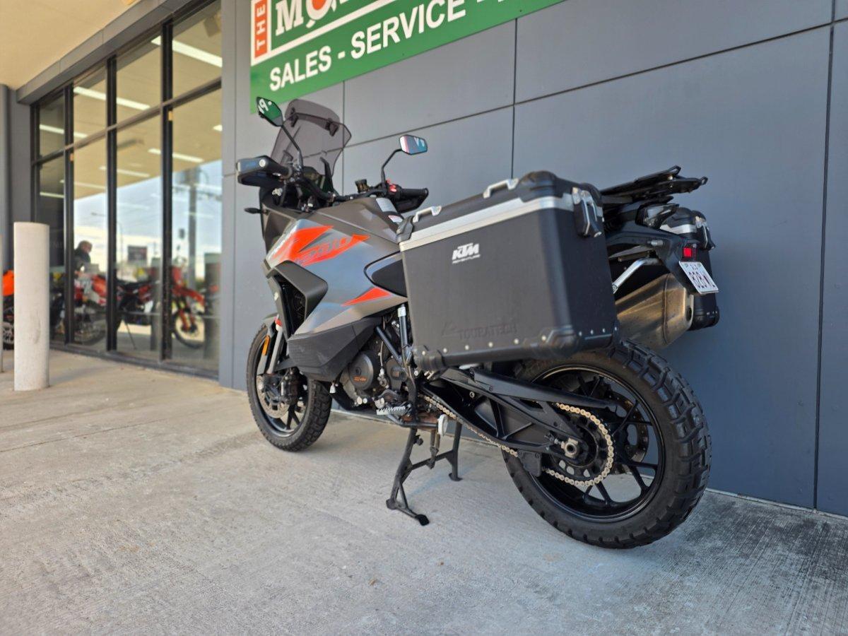 2022 KTM SUPER ADVENTURE S DUAL SPORTS