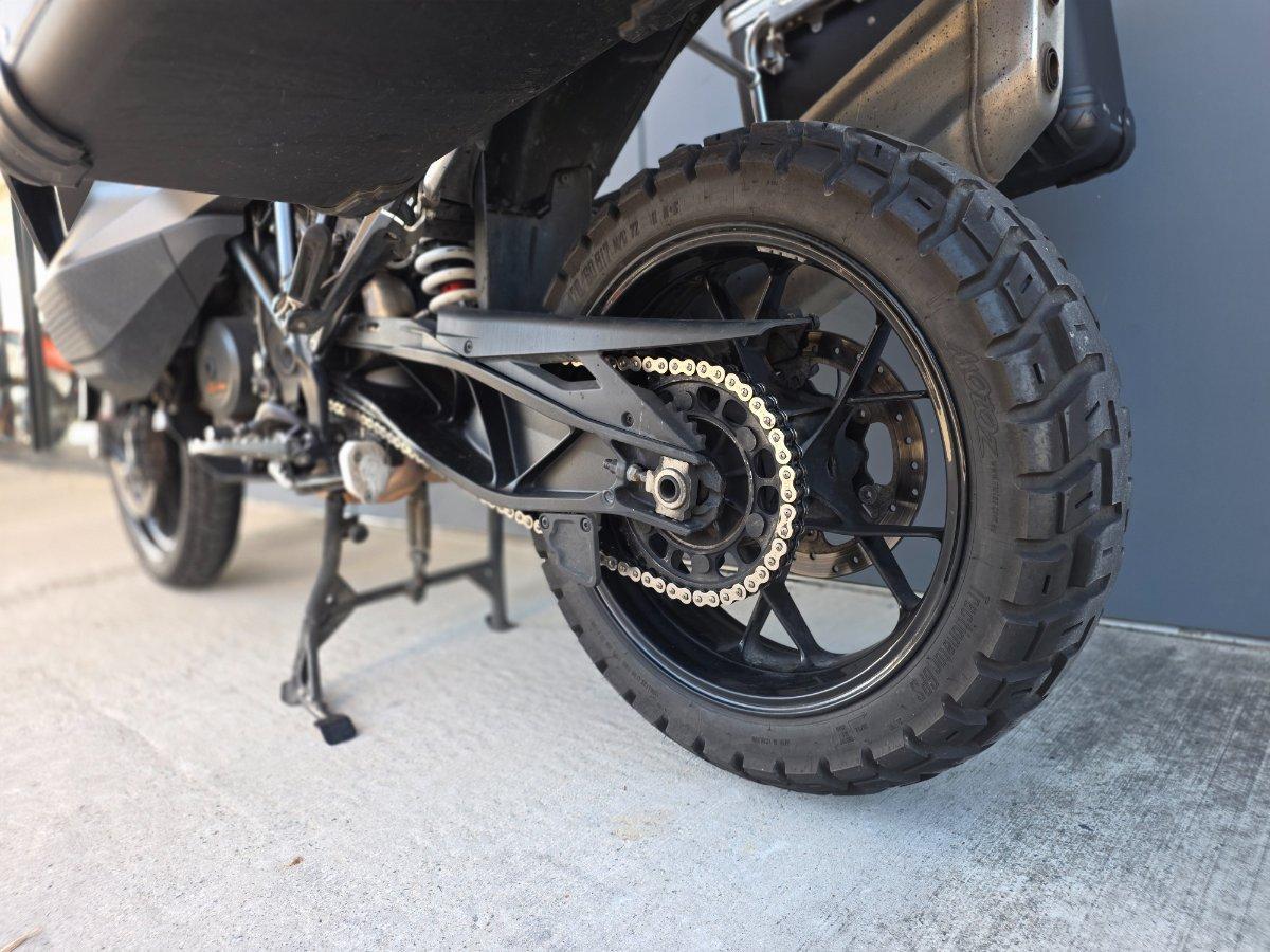 2022 KTM SUPER ADVENTURE S DUAL SPORTS