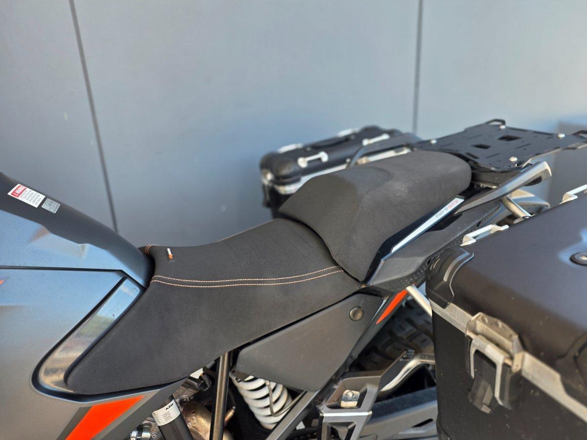 2022 KTM SUPER ADVENTURE S DUAL SPORTS