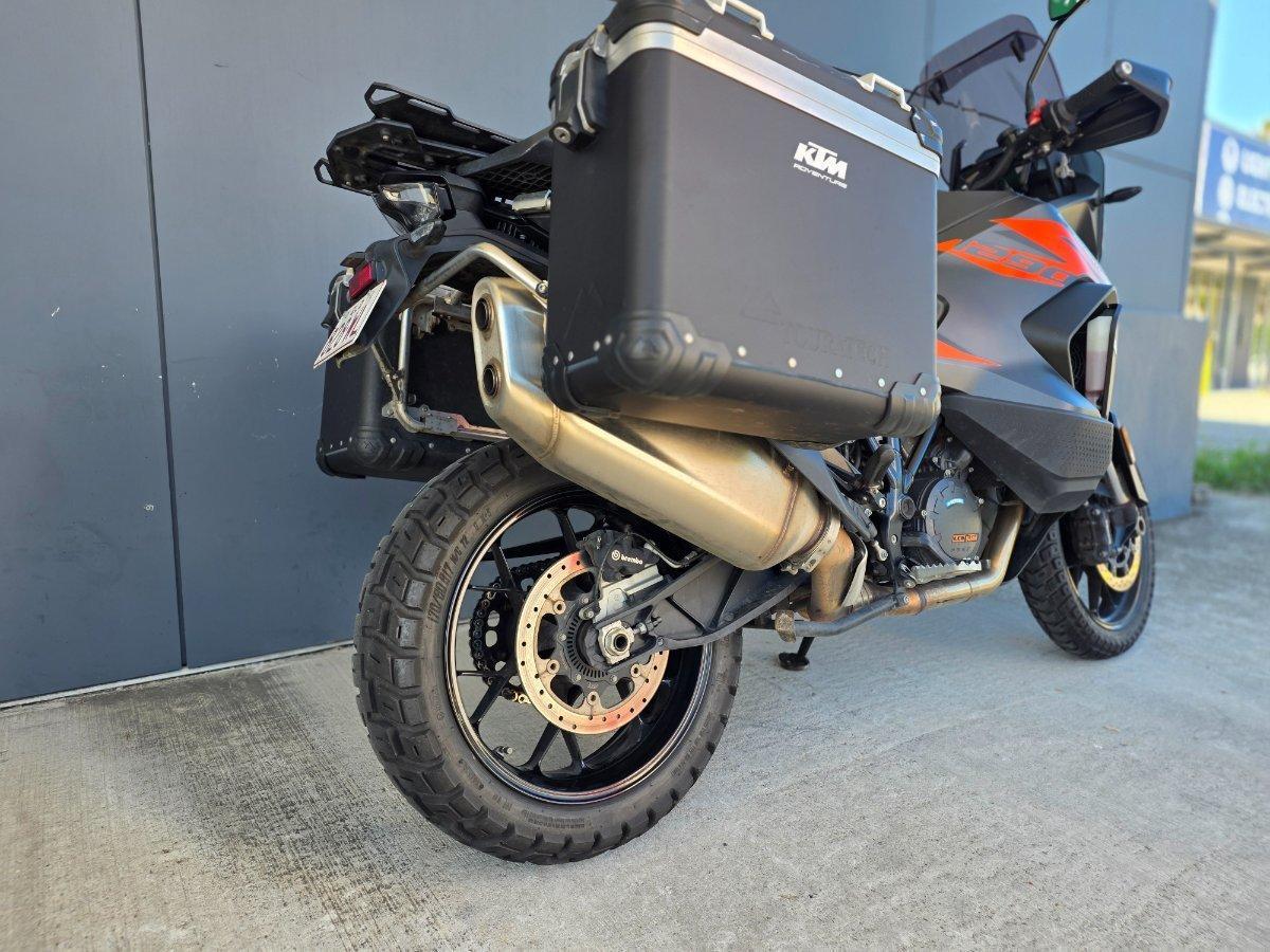 2022 KTM SUPER ADVENTURE S DUAL SPORTS