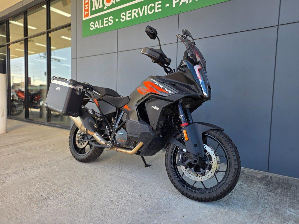 2022 KTM SUPER ADVENTURE S DUAL SPORTS