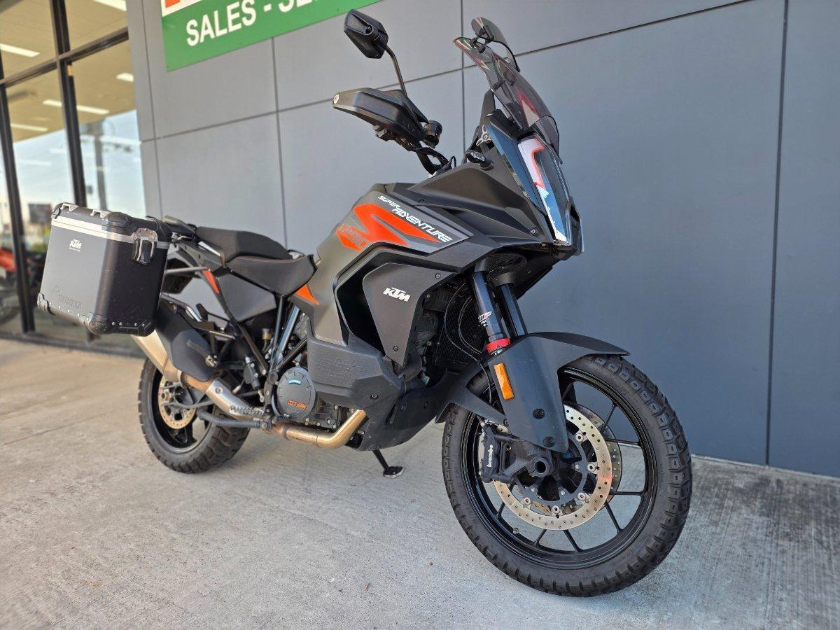 2022 KTM SUPER ADVENTURE S DUAL SPORTS