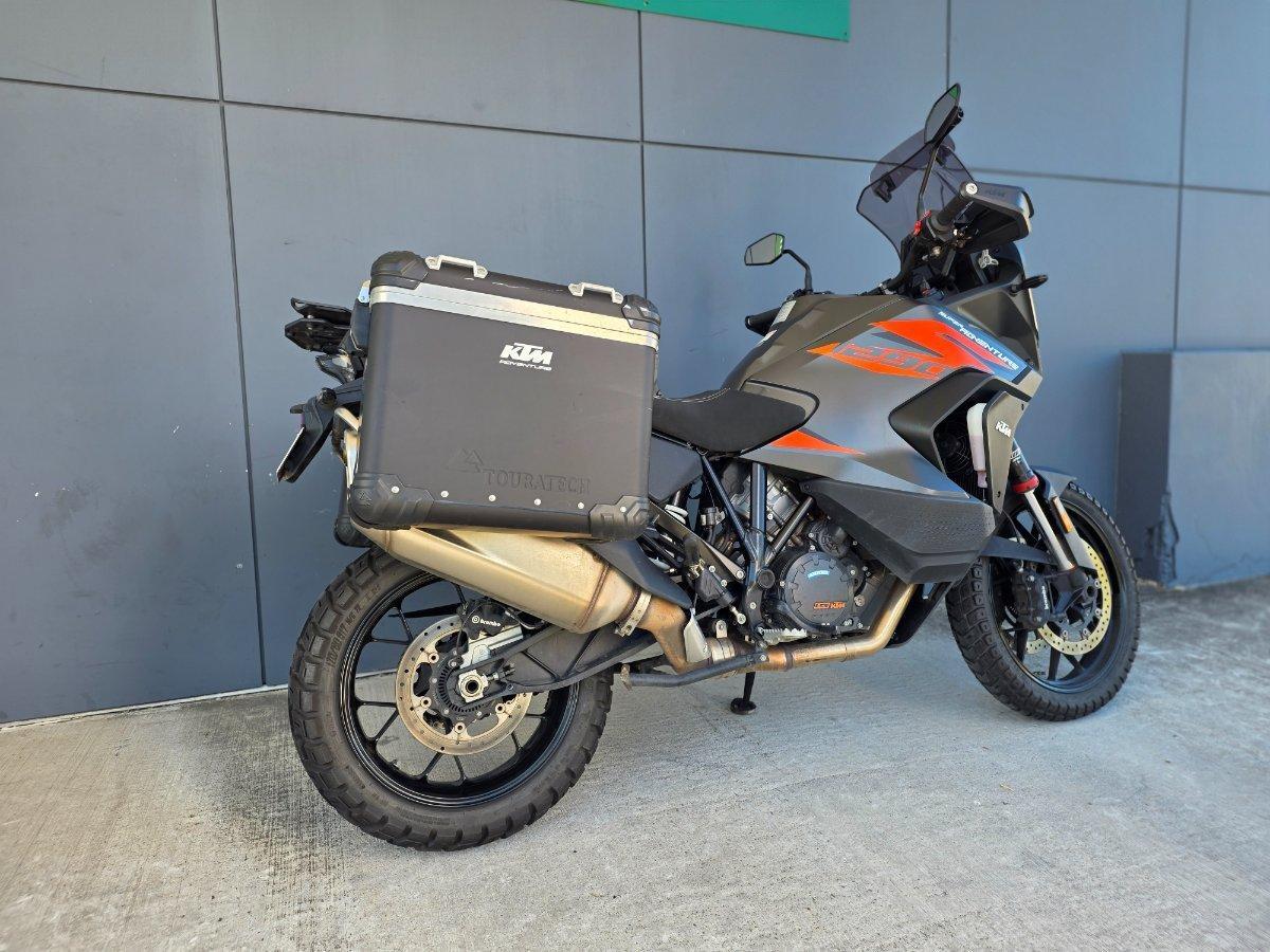 2022 KTM SUPER ADVENTURE S DUAL SPORTS