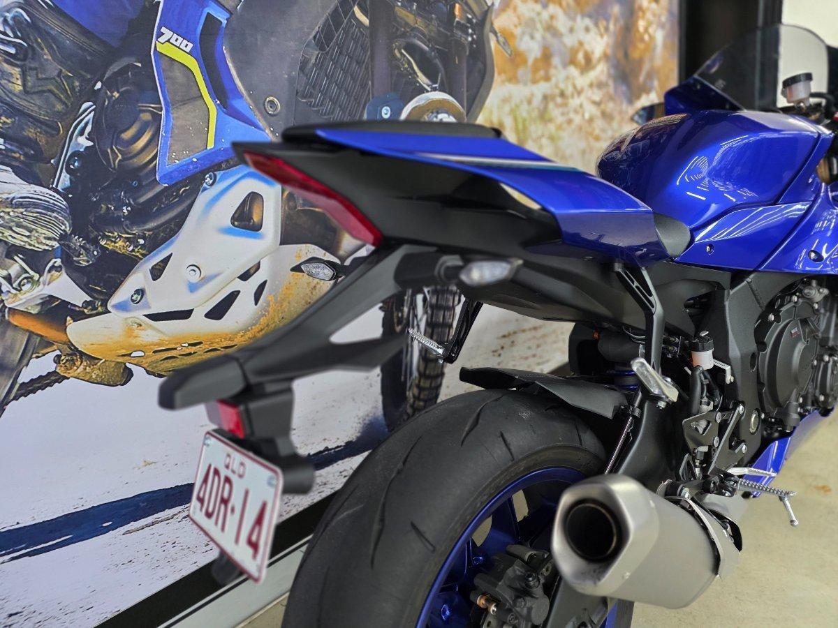 2025 YAMAHA YZF-R1 SPORTS